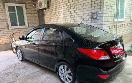 Hyundai Solaris II рестайлинг, 2011 год, 750 000 рублей, 13 фотография