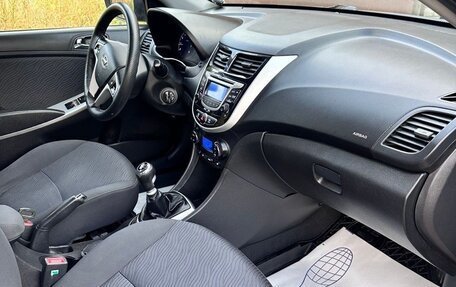 Hyundai Solaris II рестайлинг, 2011 год, 750 000 рублей, 16 фотография