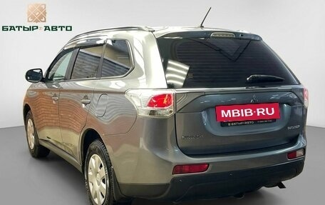 Mitsubishi Outlander III рестайлинг 3, 2012 год, 990 000 рублей, 2 фотография