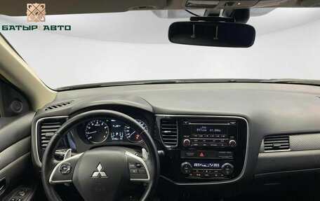 Mitsubishi Outlander III рестайлинг 3, 2012 год, 990 000 рублей, 10 фотография