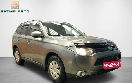 Mitsubishi Outlander III рестайлинг 3, 2012 год, 990 000 рублей, 6 фотография