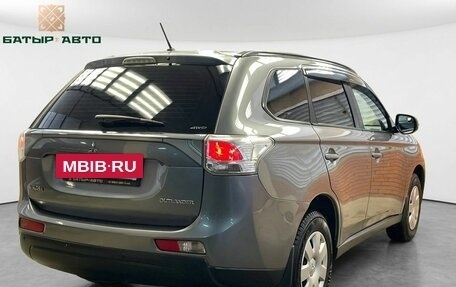 Mitsubishi Outlander III рестайлинг 3, 2012 год, 990 000 рублей, 4 фотография