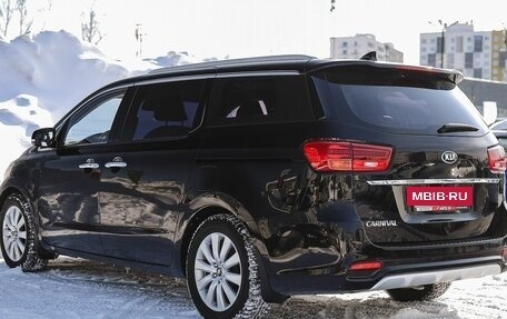 KIA Carnival III, 2018 год, 2 649 000 рублей, 6 фотография