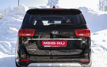 KIA Carnival III, 2018 год, 2 649 000 рублей, 5 фотография