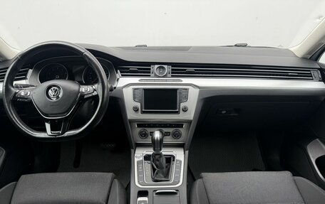 Volkswagen Passat B8 рестайлинг, 2017 год, 1 600 000 рублей, 12 фотография