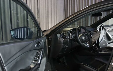 Mazda 6, 2017 год, 1 899 000 рублей, 13 фотография