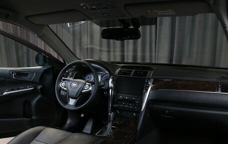 Toyota Camry, 2018 год, 2 399 000 рублей, 5 фотография