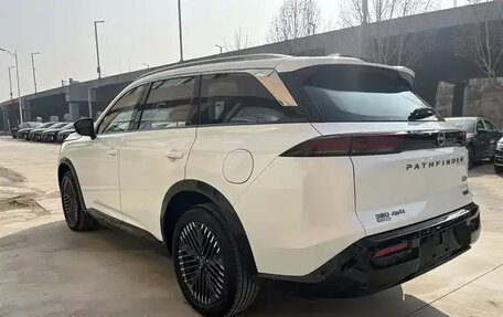 Nissan Pathfinder, 2025 год, 4 фотография