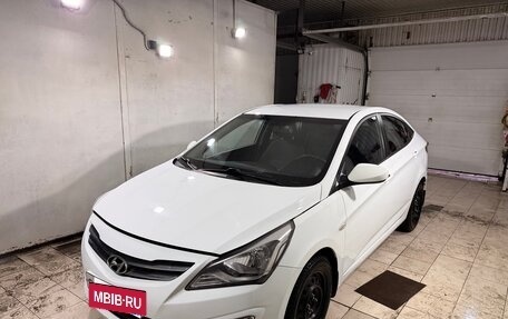 Hyundai Solaris II рестайлинг, 2015 год, 1 400 000 рублей, 11 фотография