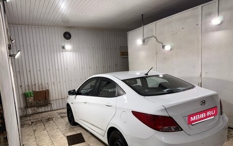 Hyundai Solaris II рестайлинг, 2015 год, 1 400 000 рублей, 13 фотография