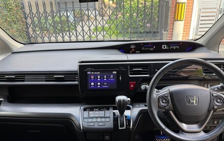 Honda Stepwgn IV, 2017 год, 1 690 000 рублей, 10 фотография