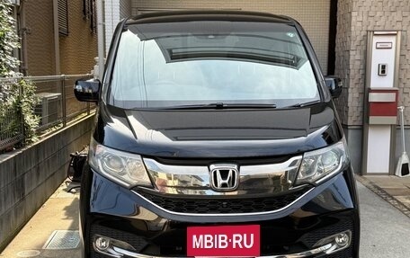 Honda Stepwgn IV, 2017 год, 1 690 000 рублей, 2 фотография