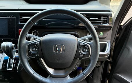 Honda Stepwgn IV, 2017 год, 1 690 000 рублей, 13 фотография