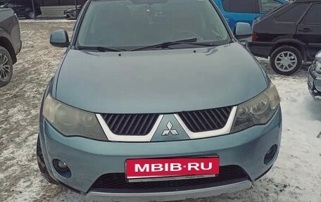 Mitsubishi Outlander III рестайлинг 3, 2008 год, 910 000 рублей, 1 фотография
