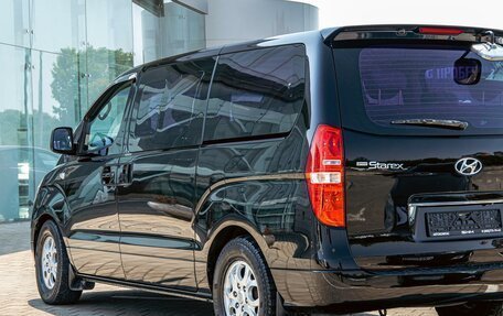 Hyundai Grand Starex Grand Starex I рестайлинг 2, 2015 год, 1 495 000 рублей, 8 фотография