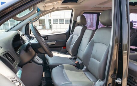 Hyundai Grand Starex Grand Starex I рестайлинг 2, 2015 год, 1 495 000 рублей, 11 фотография