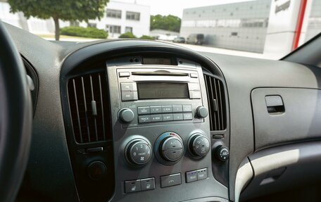 Hyundai Grand Starex Grand Starex I рестайлинг 2, 2015 год, 1 495 000 рублей, 14 фотография