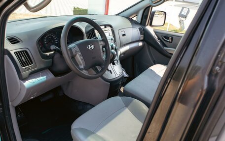 Hyundai Grand Starex Grand Starex I рестайлинг 2, 2015 год, 1 495 000 рублей, 13 фотография