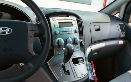 Hyundai Grand Starex Grand Starex I рестайлинг 2, 2015 год, 1 495 000 рублей, 15 фотография