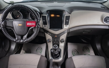 Chevrolet Cruze II, 2011 год, 829 000 рублей, 10 фотография