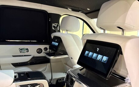 Rolls-Royce Cullinan, 2025 год, 71 900 000 рублей, 20 фотография