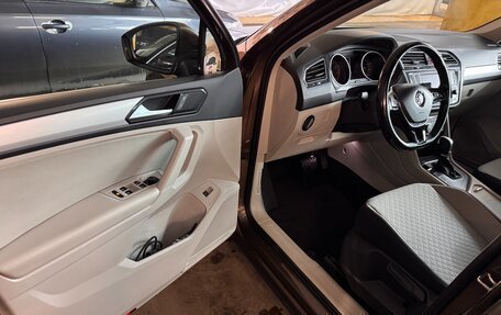 Volkswagen Tiguan II, 2017 год, 1 690 000 рублей, 6 фотография