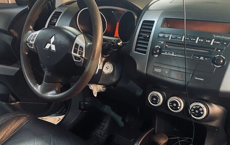 Mitsubishi Outlander III рестайлинг 3, 2008 год, 910 000 рублей, 12 фотография