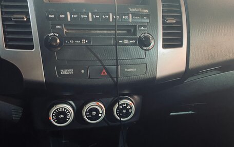 Mitsubishi Outlander III рестайлинг 3, 2008 год, 910 000 рублей, 9 фотография