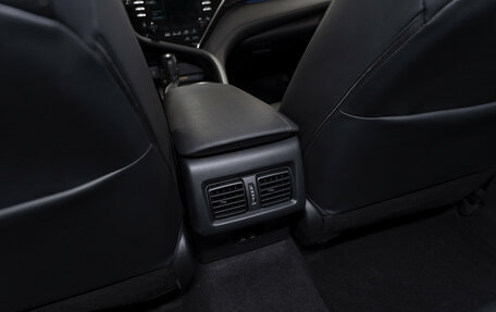 Toyota Camry, 2018 год, 2 650 000 рублей, 13 фотография