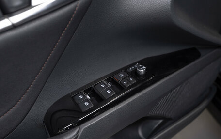 Toyota Camry, 2018 год, 2 650 000 рублей, 18 фотография