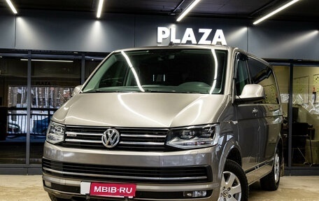 Volkswagen Caravelle T6 рестайлинг, 2017 год, 2 849 000 рублей, 1 фотография