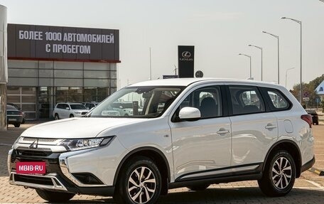 Mitsubishi Outlander III рестайлинг 3, 2021 год, 2 055 000 рублей, 1 фотография