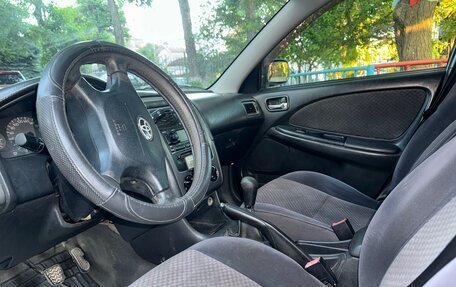 Toyota Avensis III рестайлинг, 2002 год, 580 000 рублей, 11 фотография