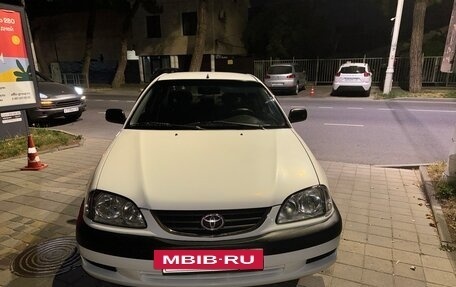 Toyota Avensis III рестайлинг, 2002 год, 580 000 рублей, 2 фотография