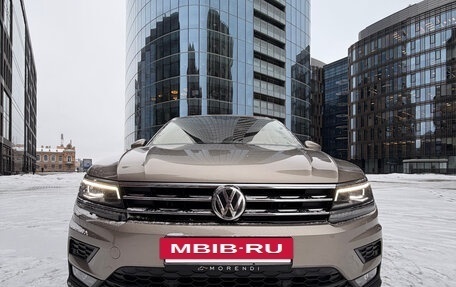 Volkswagen Tiguan II, 2018 год, 2 990 000 рублей, 5 фотография