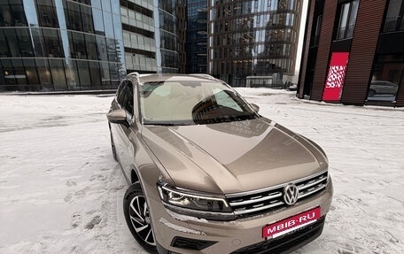 Volkswagen Tiguan II, 2018 год, 2 990 000 рублей, 6 фотография