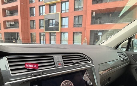 Volkswagen Tiguan II, 2018 год, 2 990 000 рублей, 26 фотография