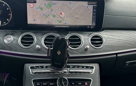 Mercedes-Benz E-Класс, 2020 год, 4 990 000 рублей, 7 фотография