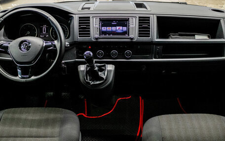 Volkswagen Caravelle T6 рестайлинг, 2017 год, 2 849 000 рублей, 5 фотография