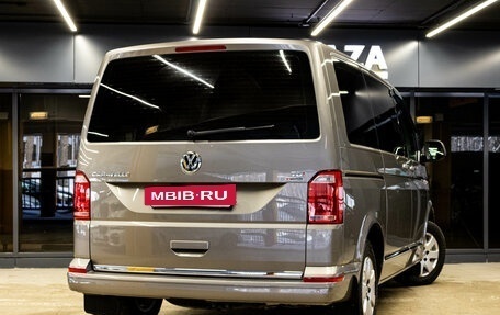 Volkswagen Caravelle T6 рестайлинг, 2017 год, 2 849 000 рублей, 3 фотография