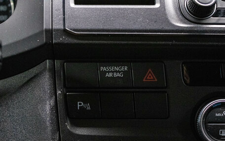 Volkswagen Caravelle T6 рестайлинг, 2017 год, 2 849 000 рублей, 17 фотография