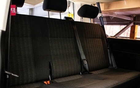 Volkswagen Caravelle T6 рестайлинг, 2017 год, 2 849 000 рублей, 10 фотография