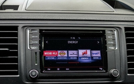 Volkswagen Caravelle T6 рестайлинг, 2017 год, 2 849 000 рублей, 16 фотография