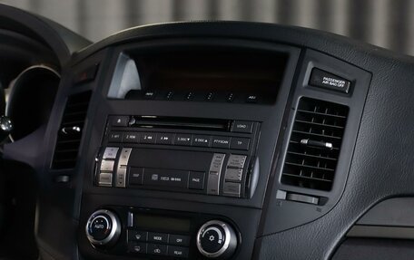 Mitsubishi Pajero IV, 2011 год, 1 799 000 рублей, 10 фотография