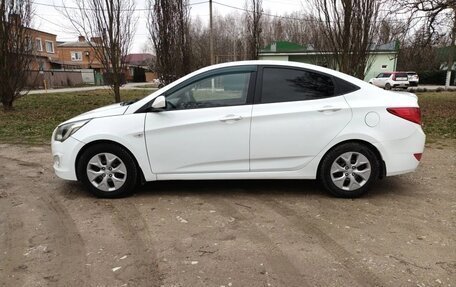 Hyundai Solaris II рестайлинг, 2014 год, 820 000 рублей, 3 фотография