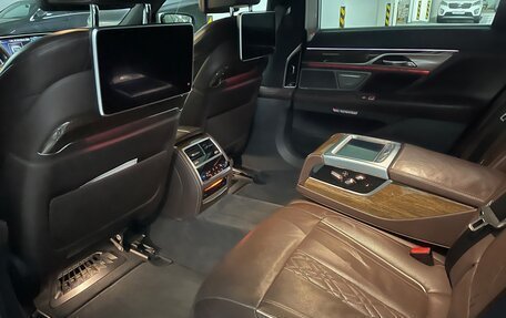 BMW 7 серия, 2015 год, 3 850 000 рублей, 15 фотография