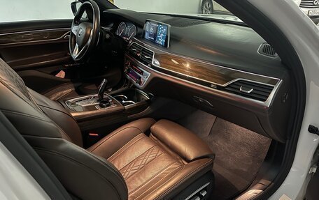 BMW 7 серия, 2015 год, 3 850 000 рублей, 14 фотография