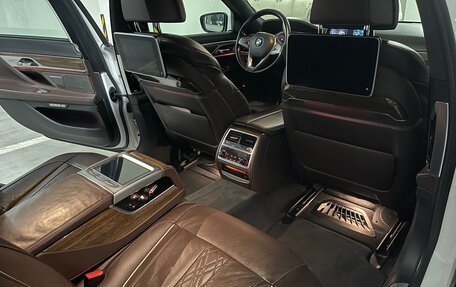 BMW 7 серия, 2015 год, 3 850 000 рублей, 16 фотография