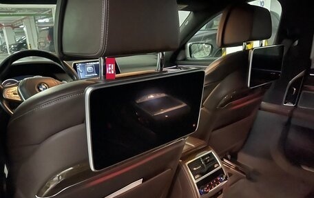 BMW 7 серия, 2015 год, 3 850 000 рублей, 17 фотография