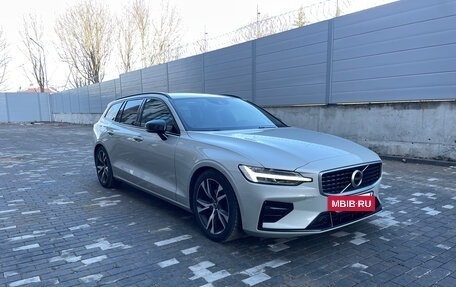 Volvo V60 II, 2019 год, 2 000 000 рублей, 3 фотография